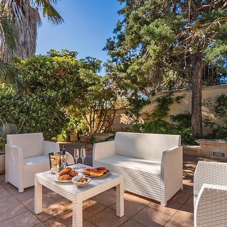 Garden View Near The Sea Bed & Breakfast Lecce Exterior foto